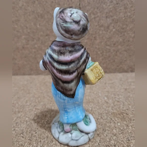 Vintage 1983 Beatrix Potter Susan Cat Figurine Beswick 4.5 inches. - Picture 2 of 6